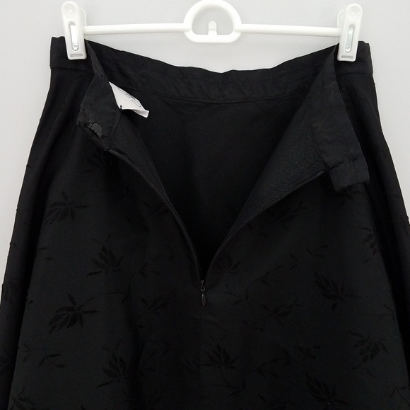 Farinae collections black full skirt floral design - Picture 5 of 8